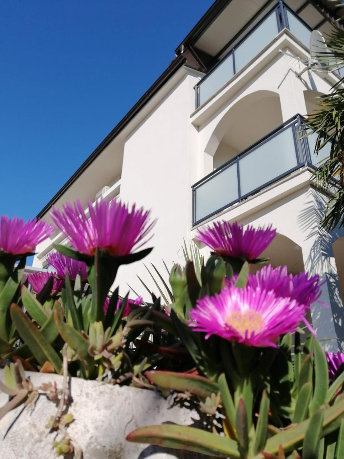 Lovely Sea View House 2 In Malinska Island Krk ภายนอก รูปภาพ